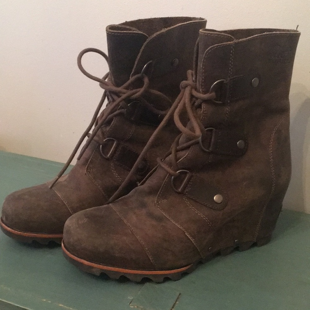 Sorel Wedges!!